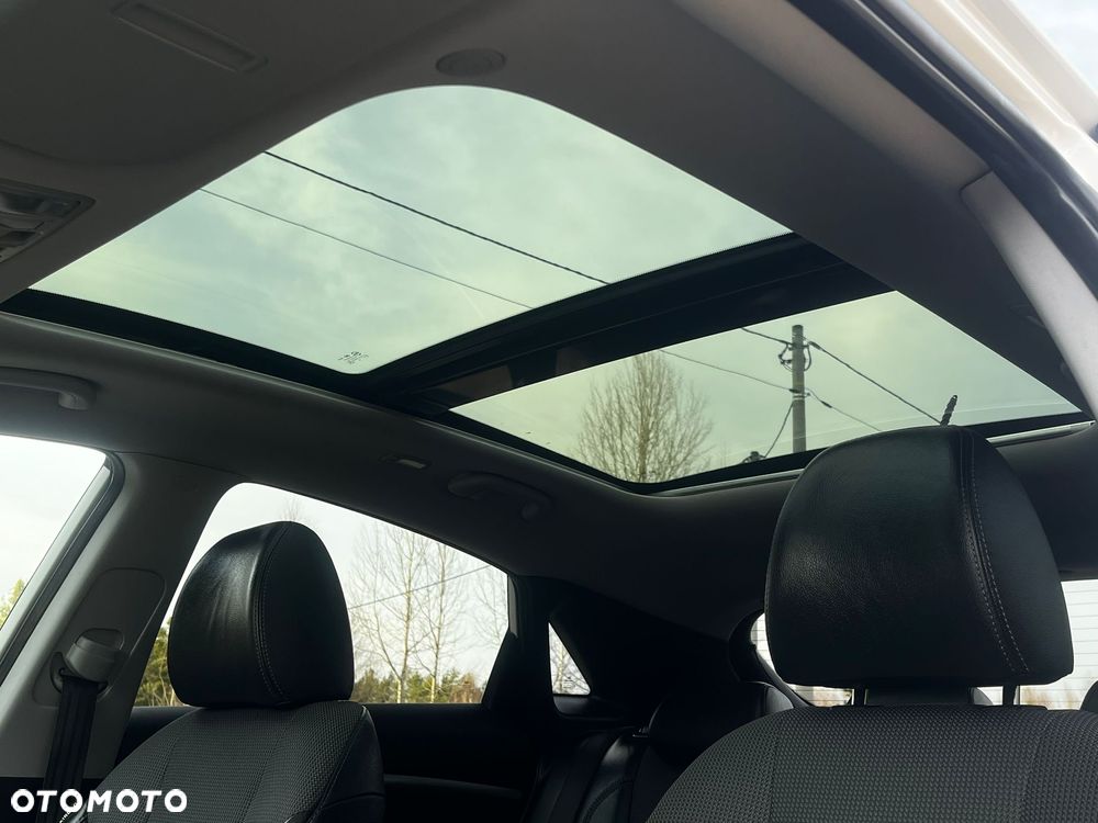 Hyundai i30 1.6 CRDi Fifa World Cup Edition - 23