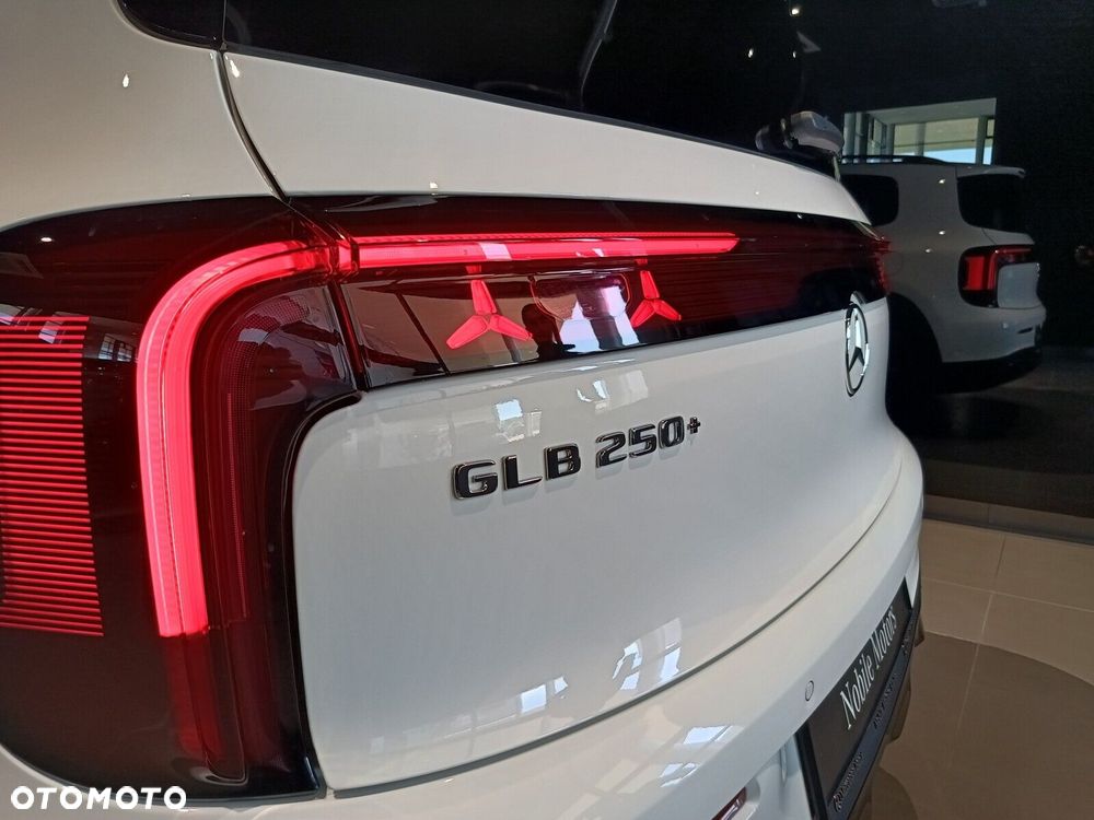 Mercedes-Benz GLB - 21