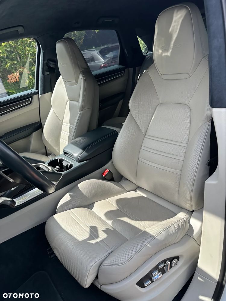 Porsche Cayenne Turbo - 7