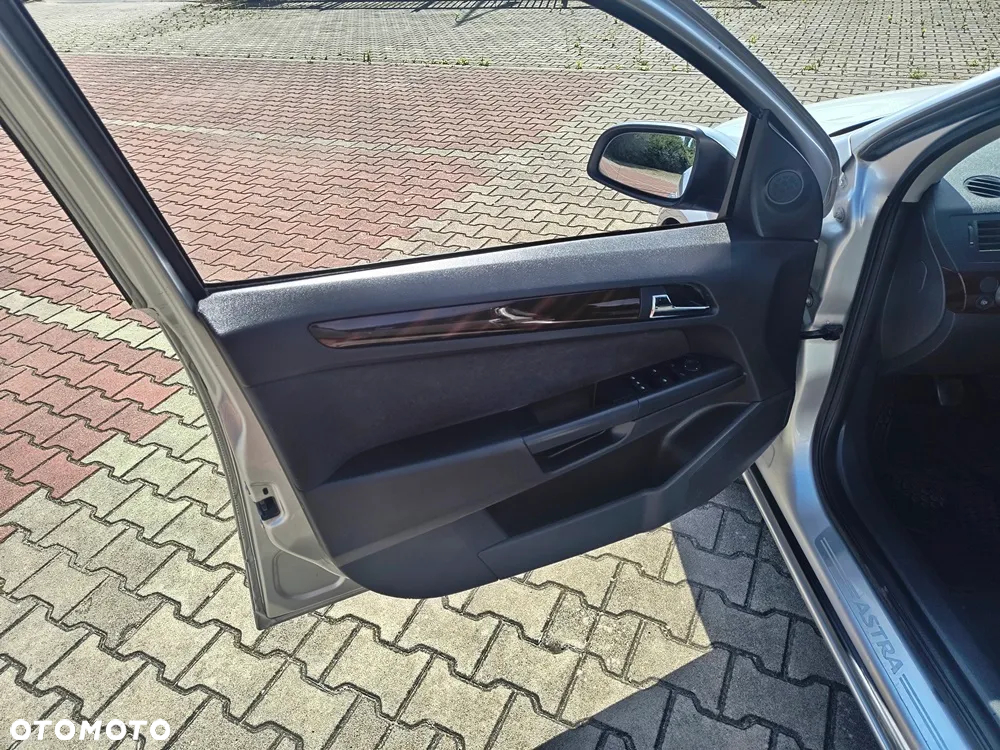 Opel Astra 1.6 Enjoy - 23