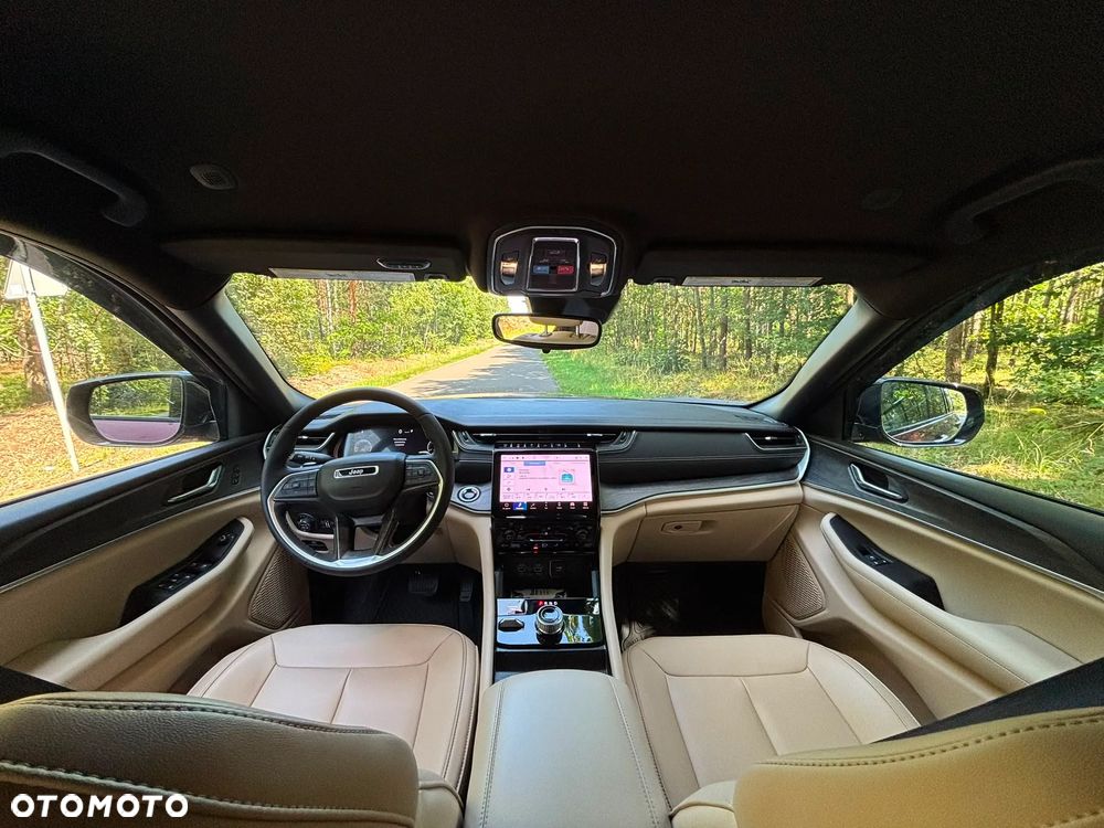 Jeep Grand Cherokee - 15
