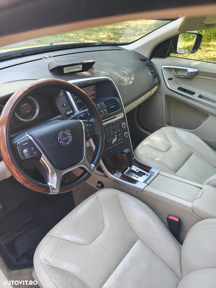 Volvo XC 60 2.4D AWD Momentum - 9