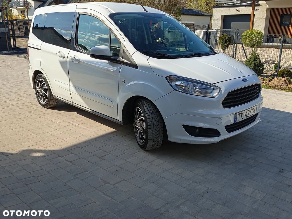 Ford Tourneo Courier - 15