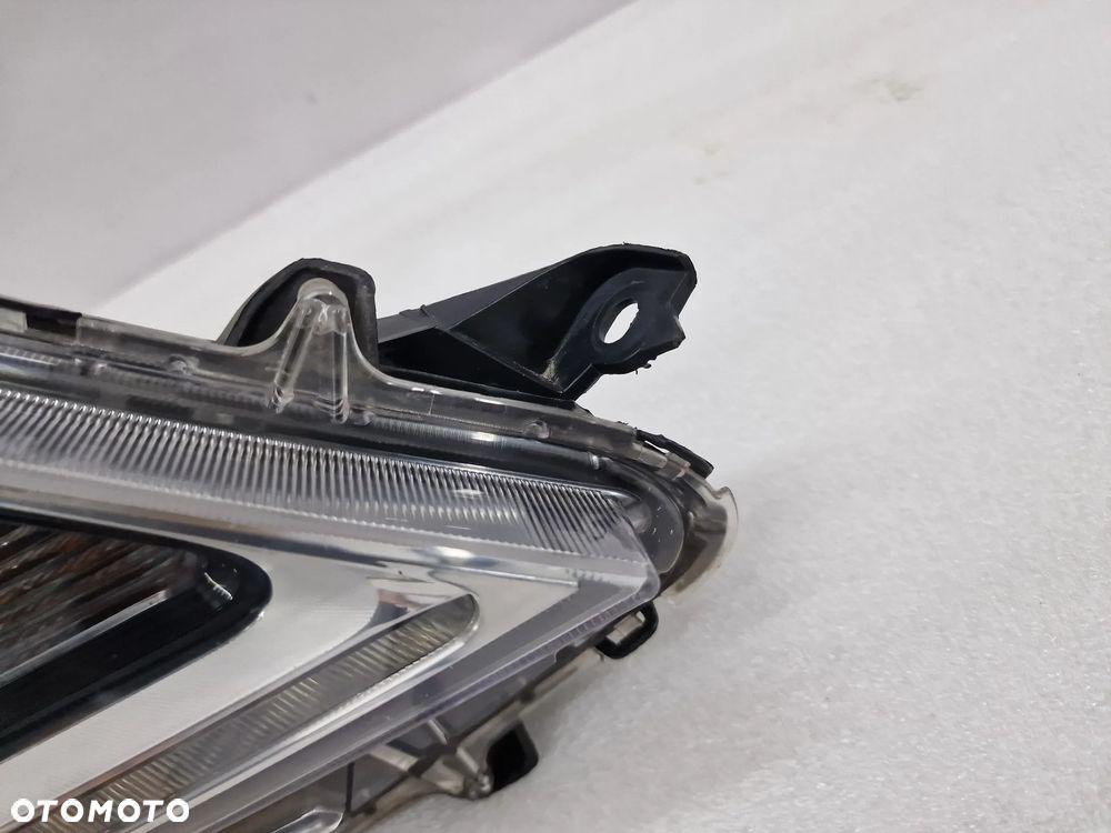 TOYOTA SIENNA SE 15- PRAWA LAMPA PRZEDNIA PRZÓD , NR AUKCJI LA317 - 3