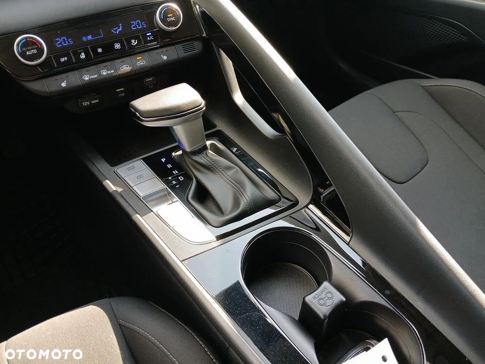 Hyundai Elantra 1.6 Smart CVT - 15