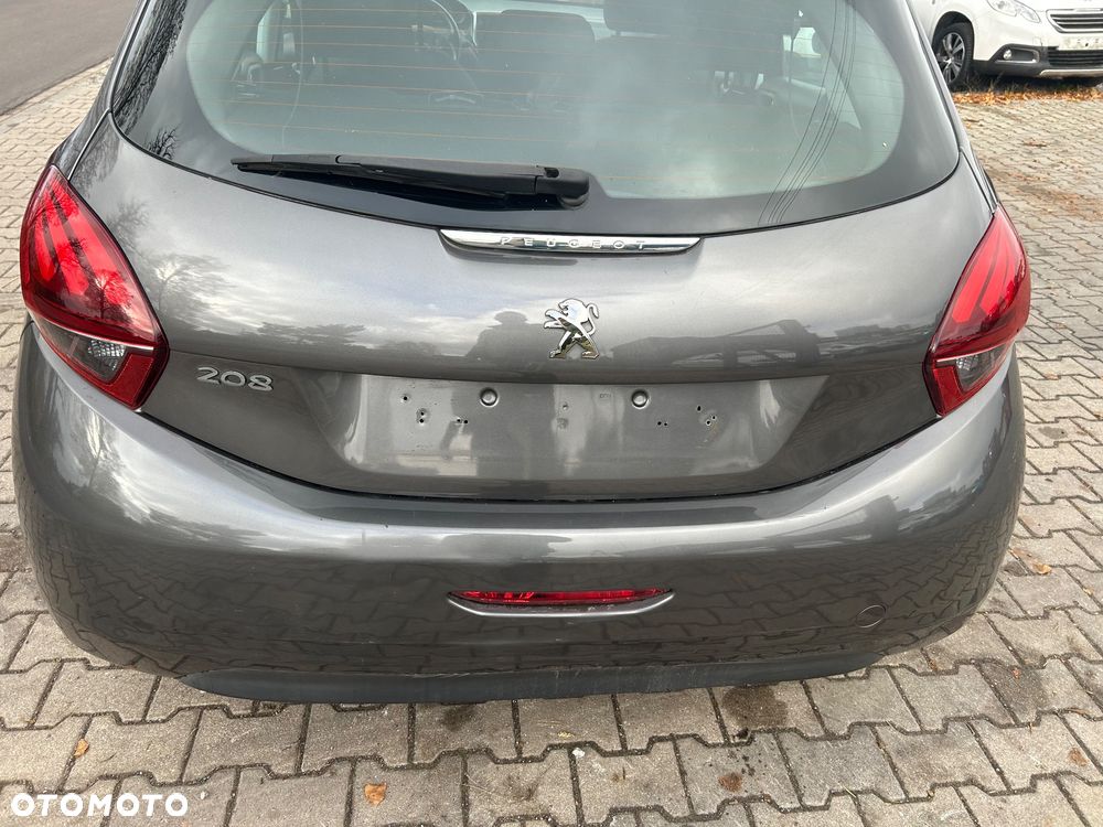 Peugeot 208 - 24