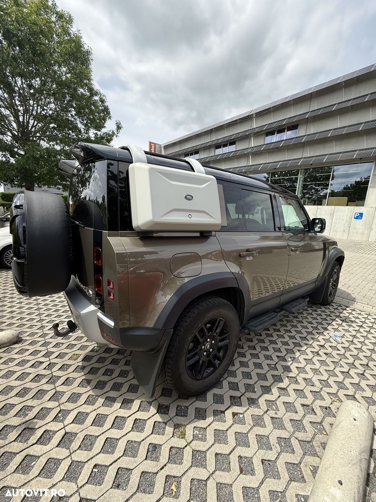 Land Rover Defender 110 2.0L D240 S - 3