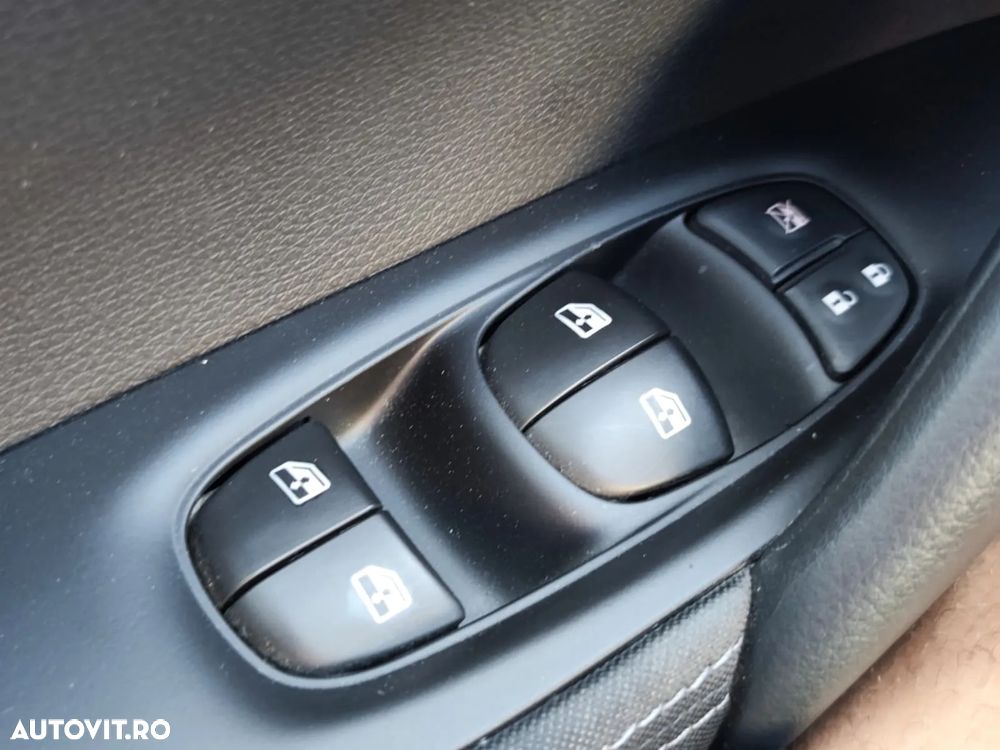 Nissan Qashqai 1.3 l MHEV X-Tronic 4WD N-Connecta - 27