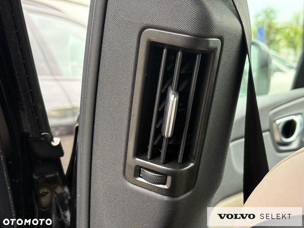 Volvo XC 60 - 36