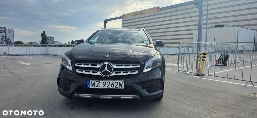 Mercedes-Benz GLA 200 7G-DCT - 5