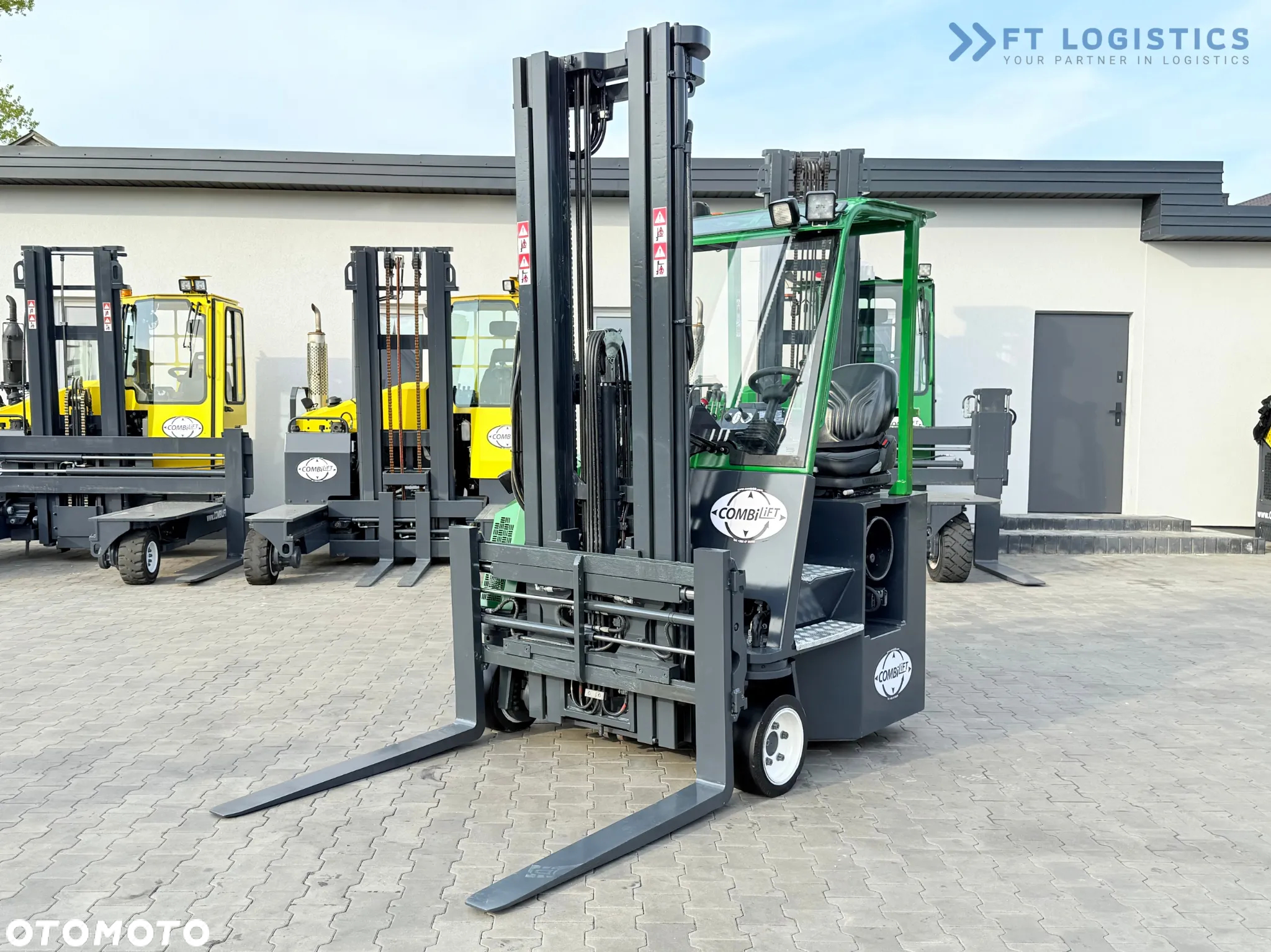 Combilift C3000CB / GAZ / TRIPLEX - 6500MM / WOLNY SKOK / POZYCJONER / PRZESUW BOCZNY / STAN IDEALNY - 6