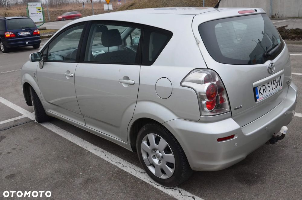 Toyota Corolla Verso 2.0 D-4D Sol - 4