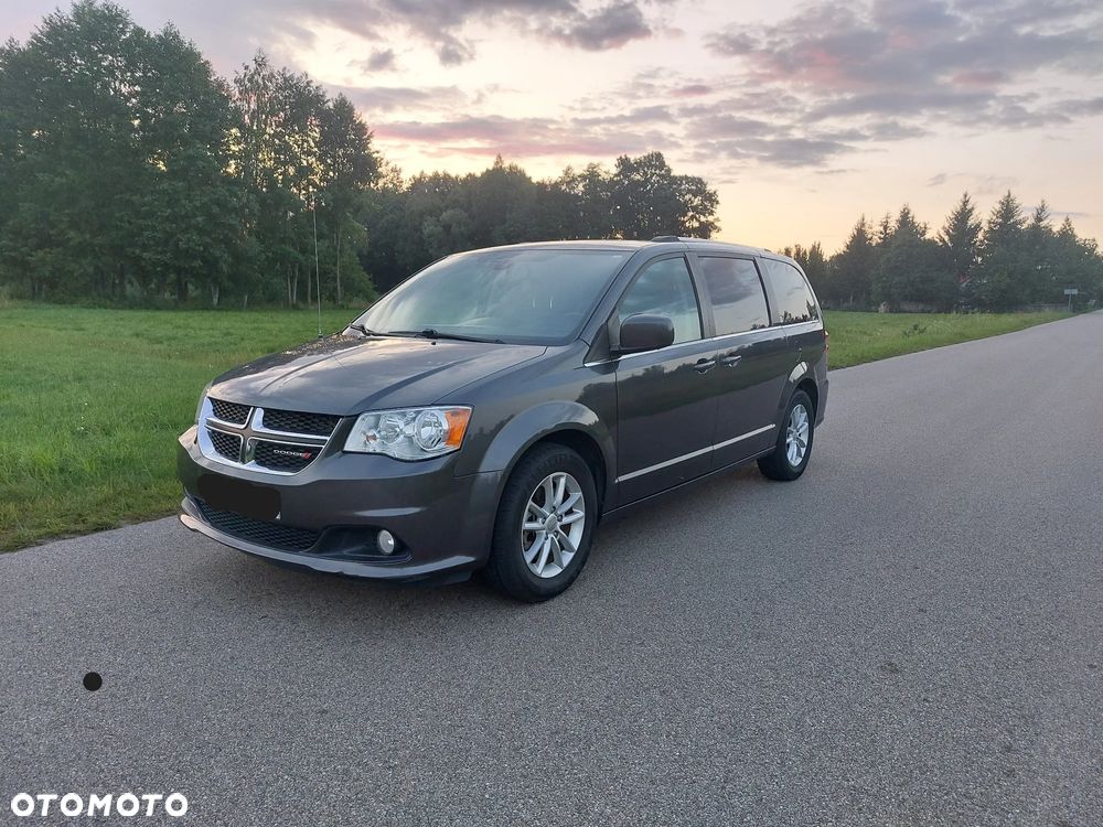 Dodge Grand Caravan - 4