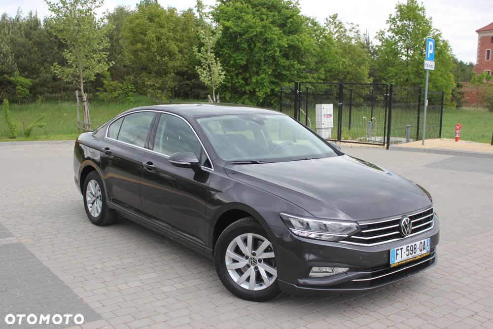 Volkswagen Passat 2.0 TDI SCR DSG Comfortline - 2