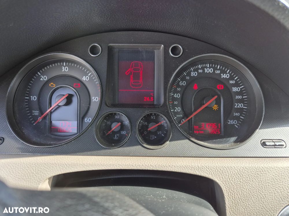 Volkswagen Passat - 4