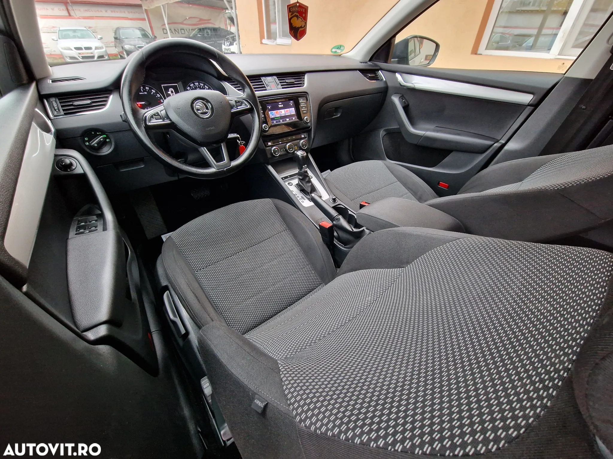 Skoda Octavia 2.0 TDI DSG Style - 12
