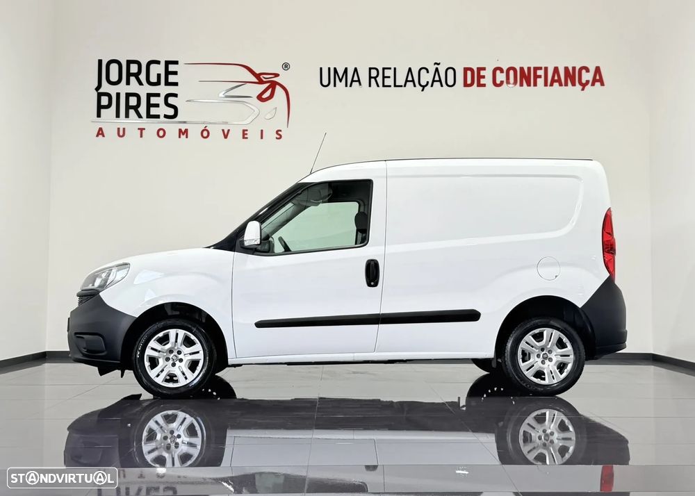 Fiat DOBLO CARGO 1.3 M-JET 95 CV - 3 LUGARES - IVA DEDUTIVÉL - 5