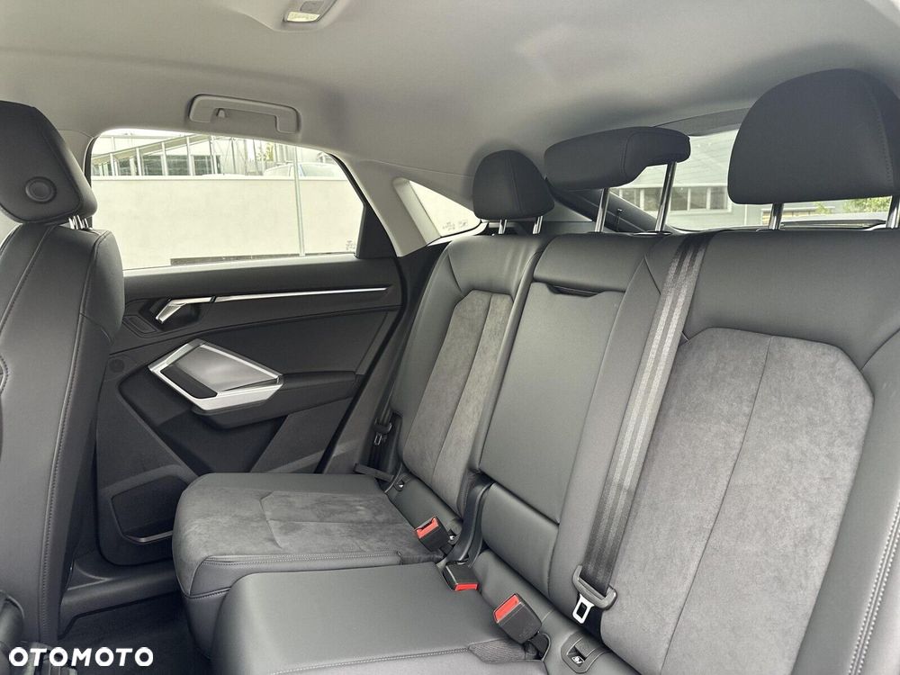 Audi Q3 Sportback - 11