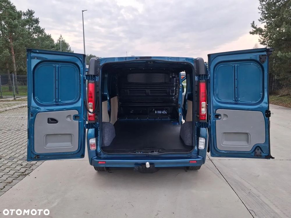 Opel Vivaro - 24