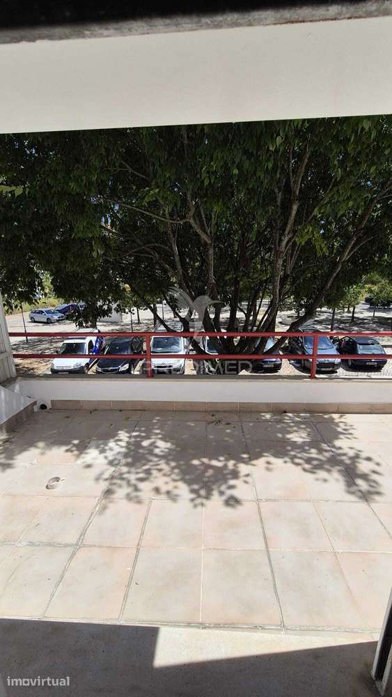 Escritório Duplex com Terraço no Centro do Laranjeiro, Almada - Grande imagem: 4/15