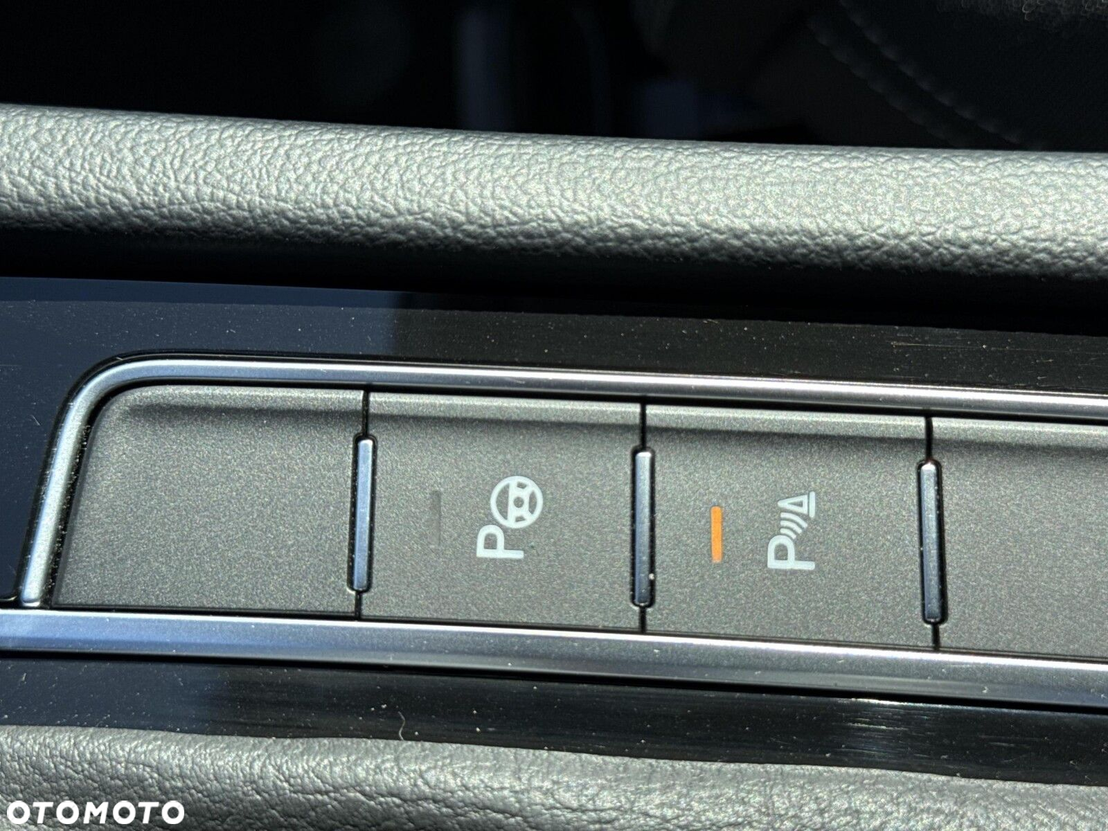 Volkswagen Passat 2.0 TDI Business DSG - 25
