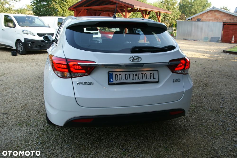 Hyundai i40 Kombi blue 1.6 Classic - 15