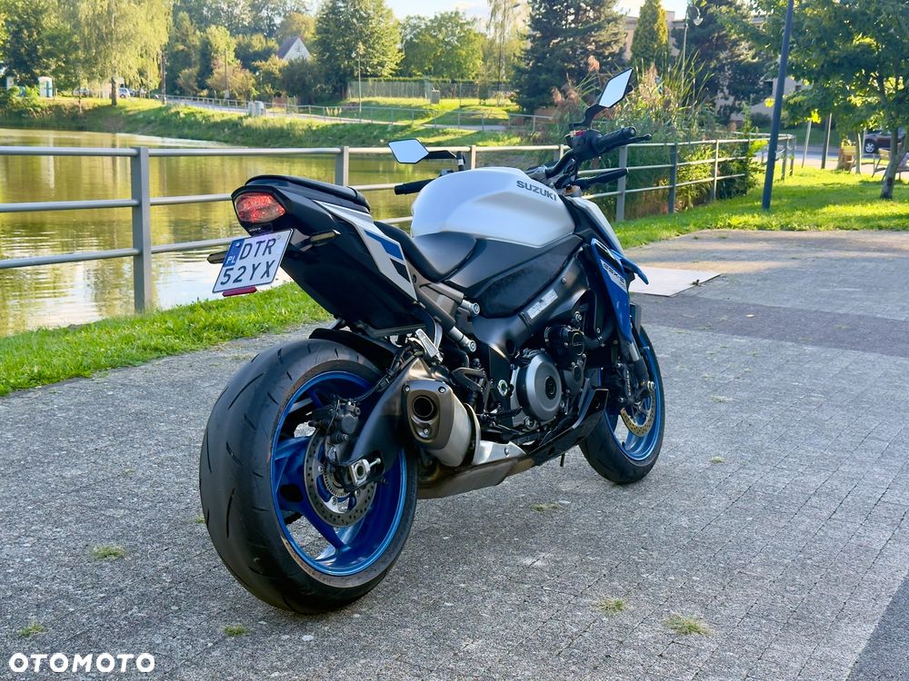 Suzuki GSX 1000 - 6