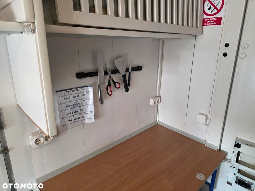 Mercedes-Benz 308 - 5