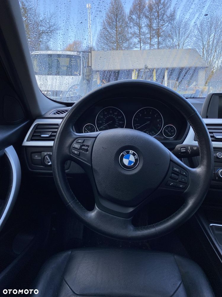 BMW Seria 3 328i - 8