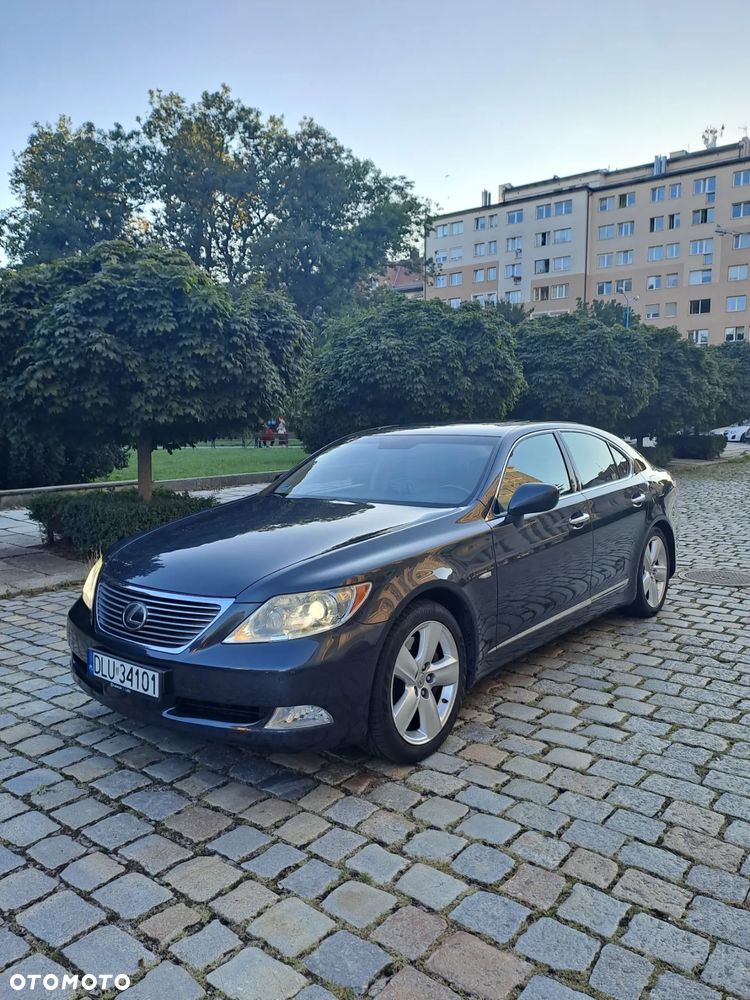 Lexus LS - 8