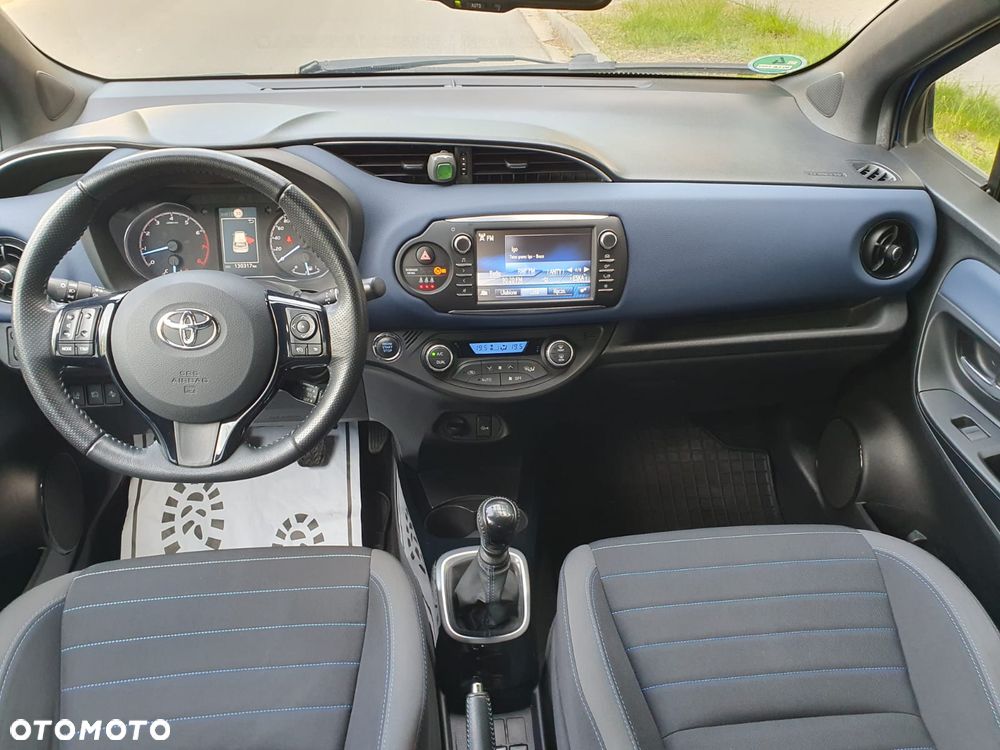 Toyota Yaris 1.5 Premium - 10