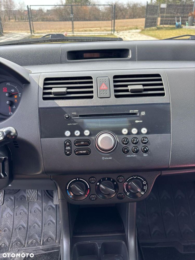 Suzuki Swift 1.3 DDiS Comfort - 31