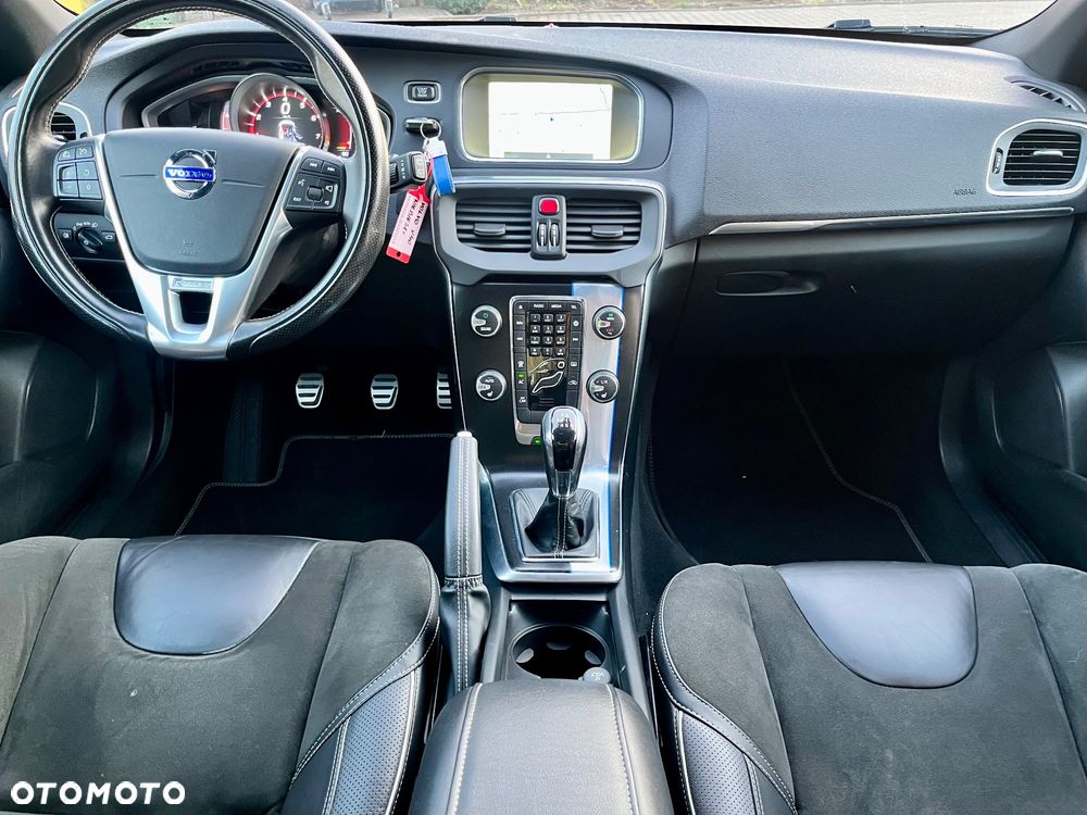 Volvo V40 T2 RDesign - 14