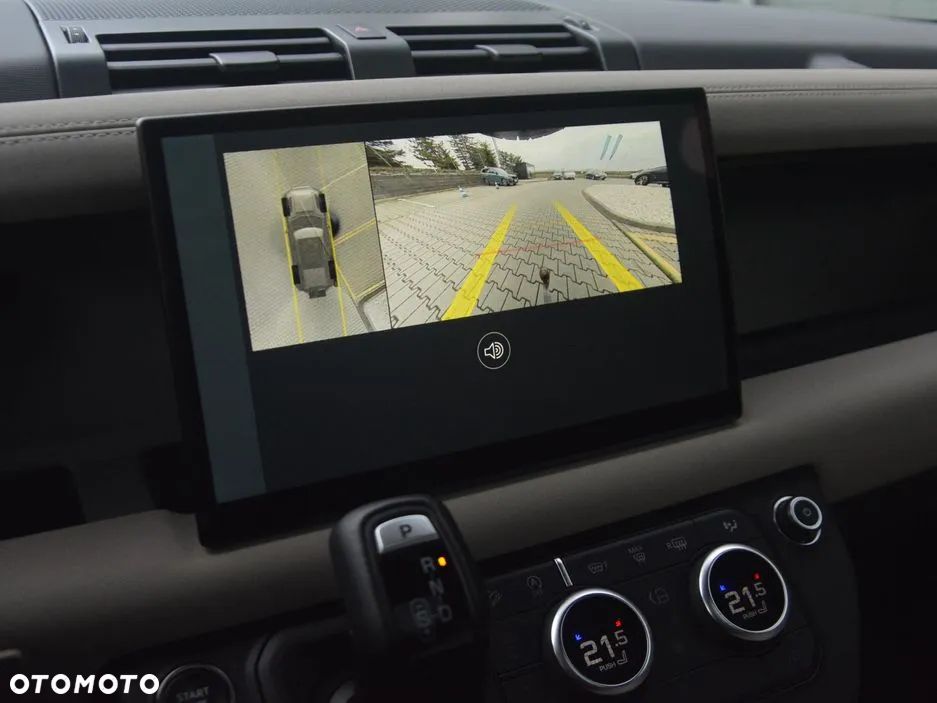 Land Rover Defender - 17