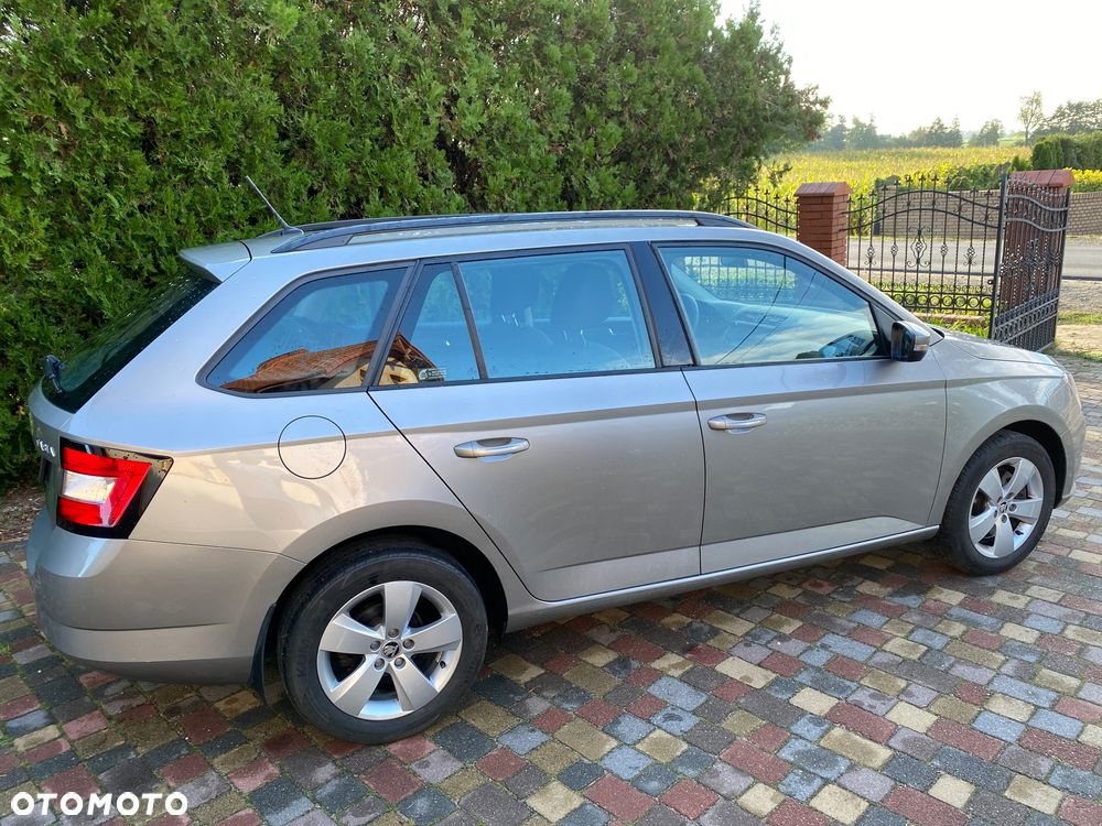 Skoda Fabia 1.2 TSI Ambition - 11
