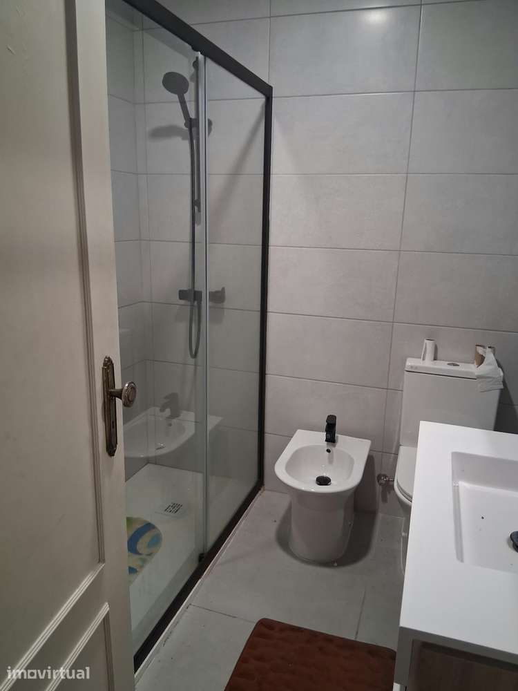 Quarto Mobilado para Arrendamento | Rua dos Combatentes - Grande imagem: 3/9