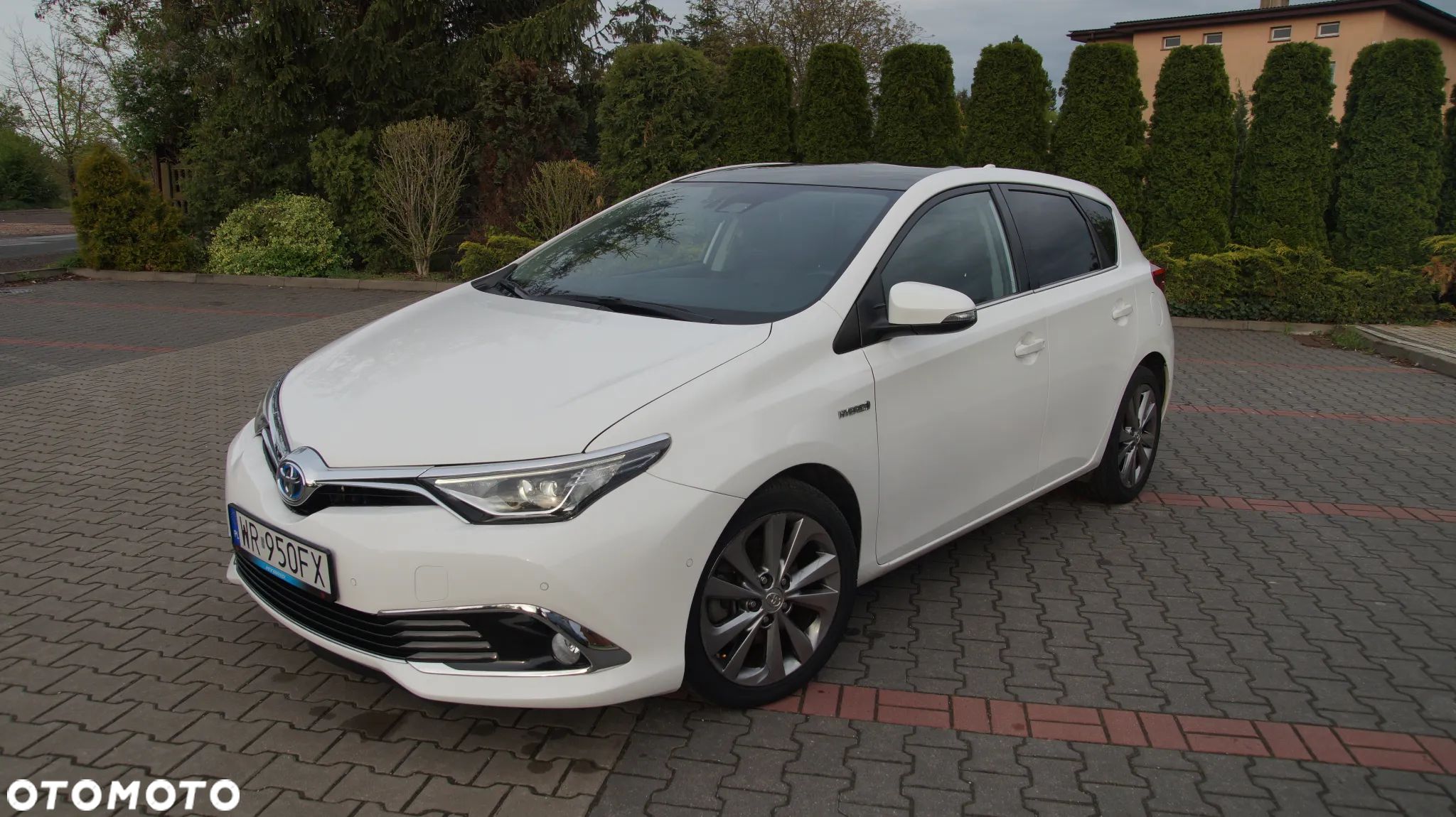 Toyota Auris Hybrid 135 Prestige - 1