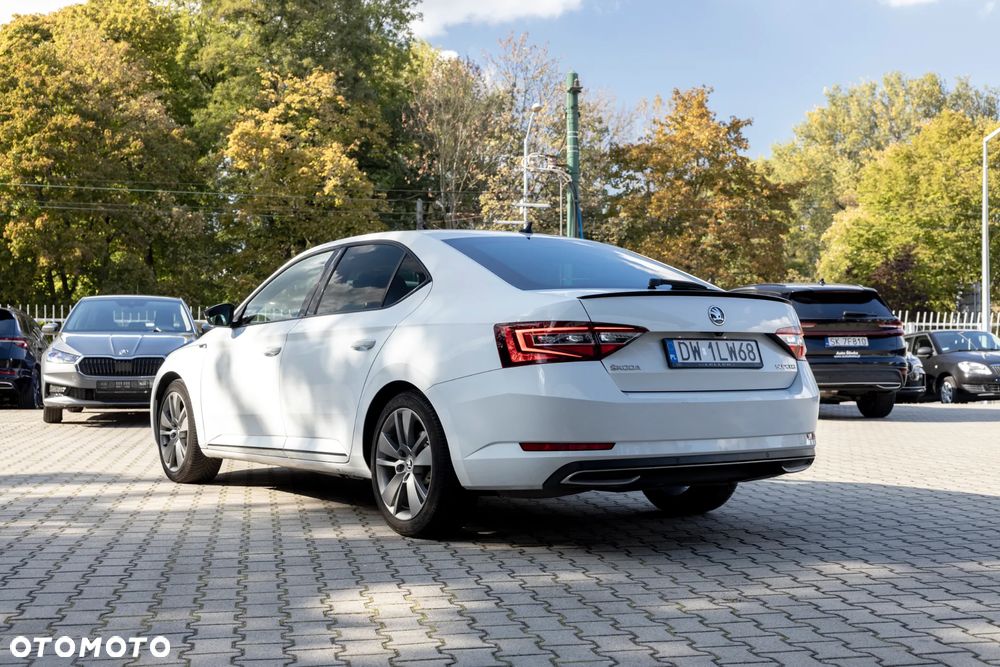 Skoda Superb 2.0 TDI Sportline DSG - 5