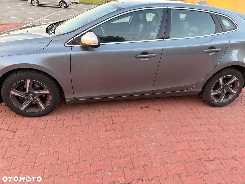 Volvo V40 D2 Drive-E R-Design Momentum - 10