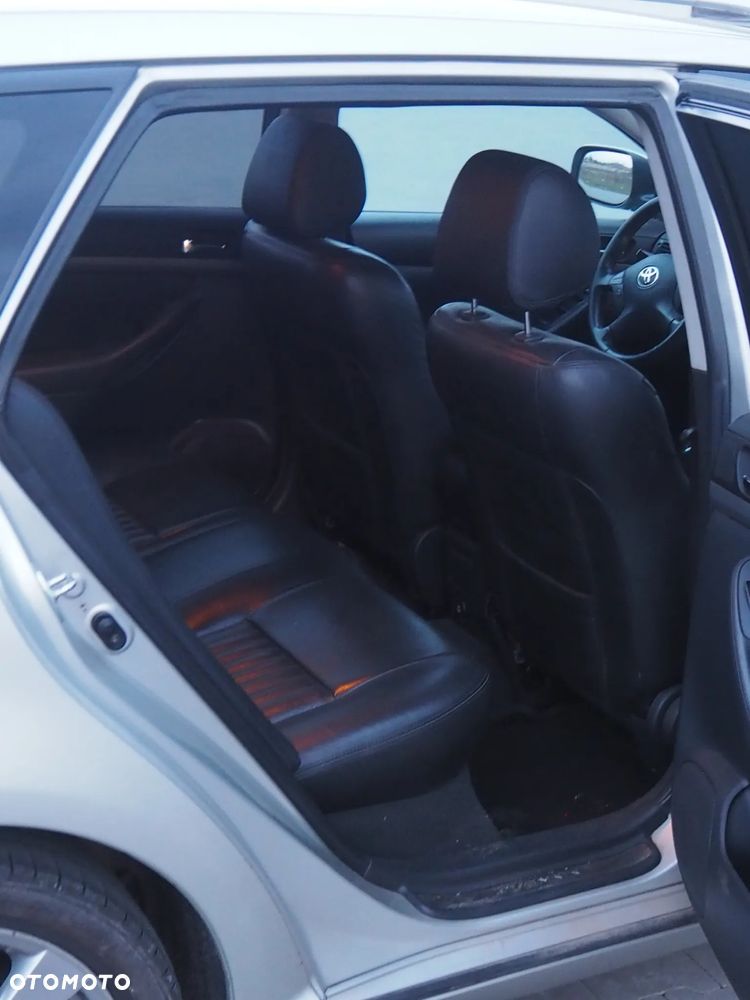 Toyota Avensis 2.0 D-4D Platinium - 8