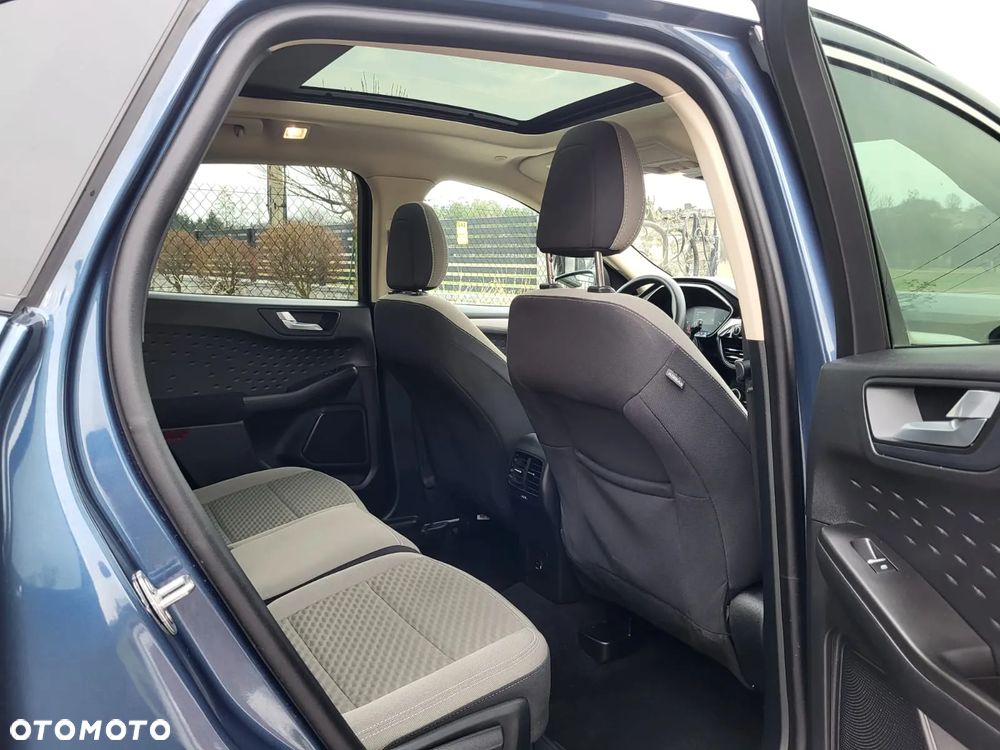 Ford Kuga - 12