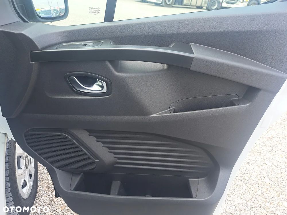 Renault Trafic - 15