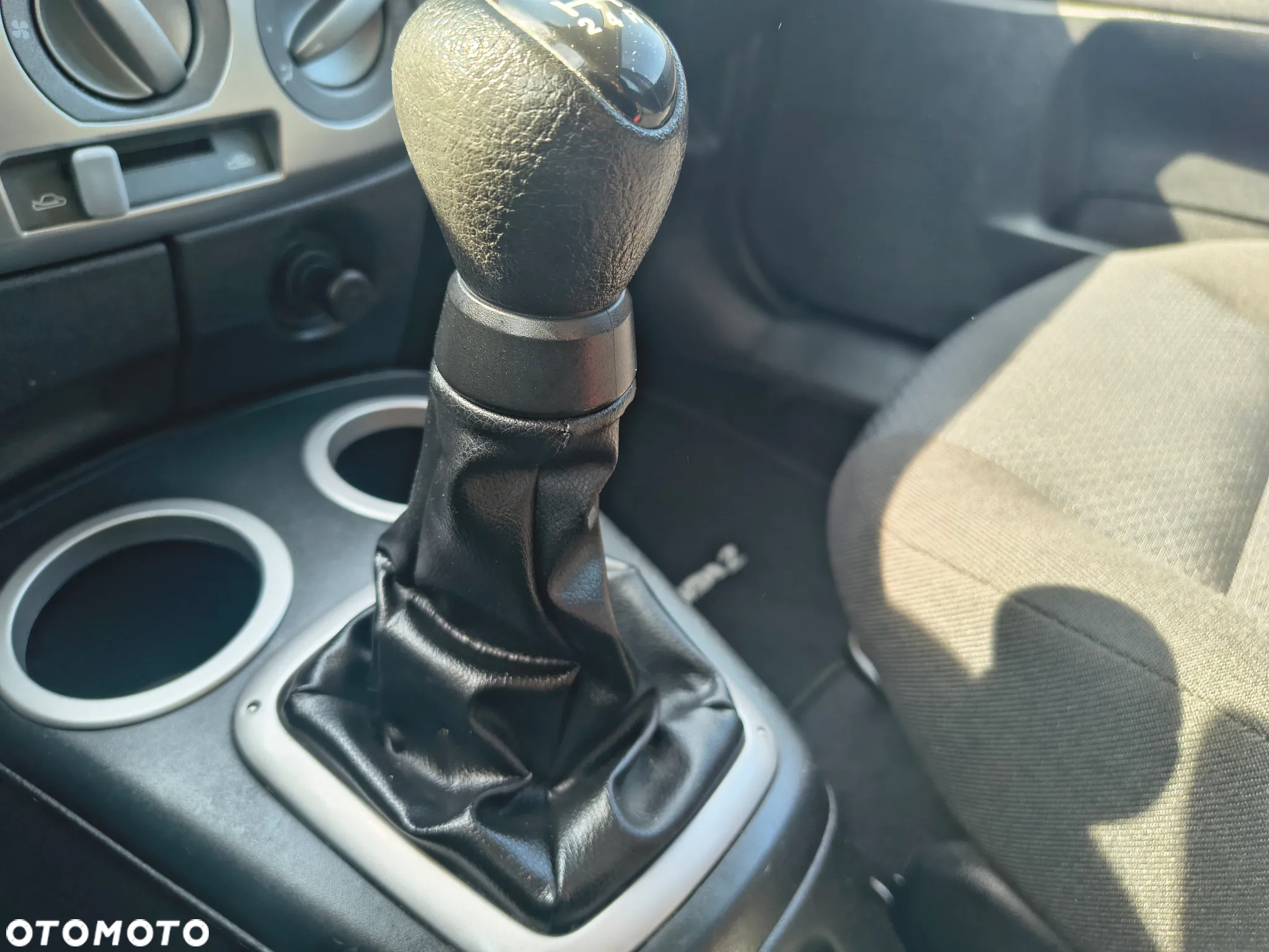 Mazda 2 1.4l Active - 32