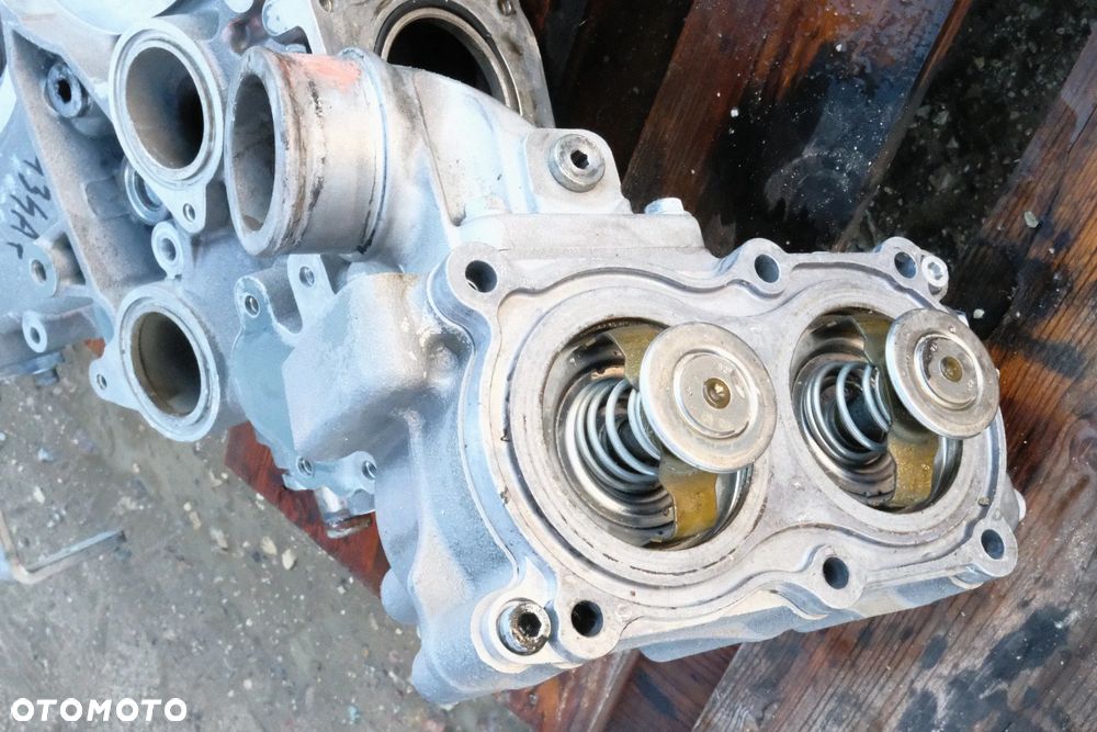 obudowa oryginał  termostatu termostat liebherr D934 A7 kod 10127225, 7.014litra