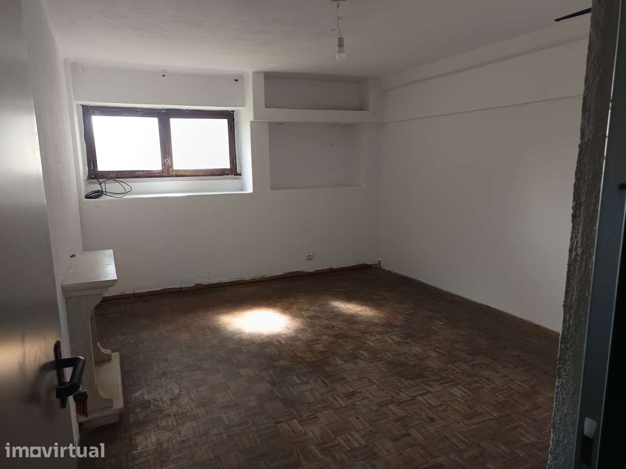 Carcavelos-Parede arrenda-se arrecadação - Grande imagem: 2/5