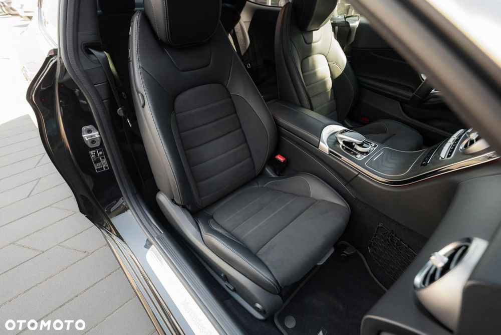 Mercedes-Benz Klasa C 300 9G-TRONIC - 16