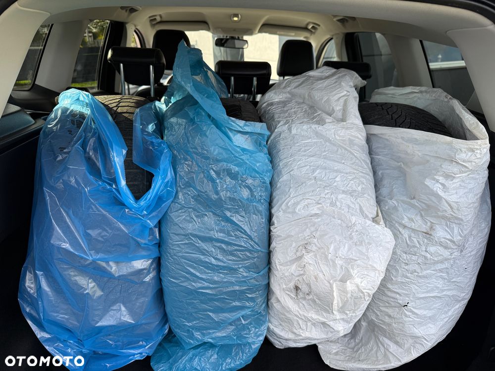 Ford Kuga 1.6 EcoBoost 2x4 Titanium - 26