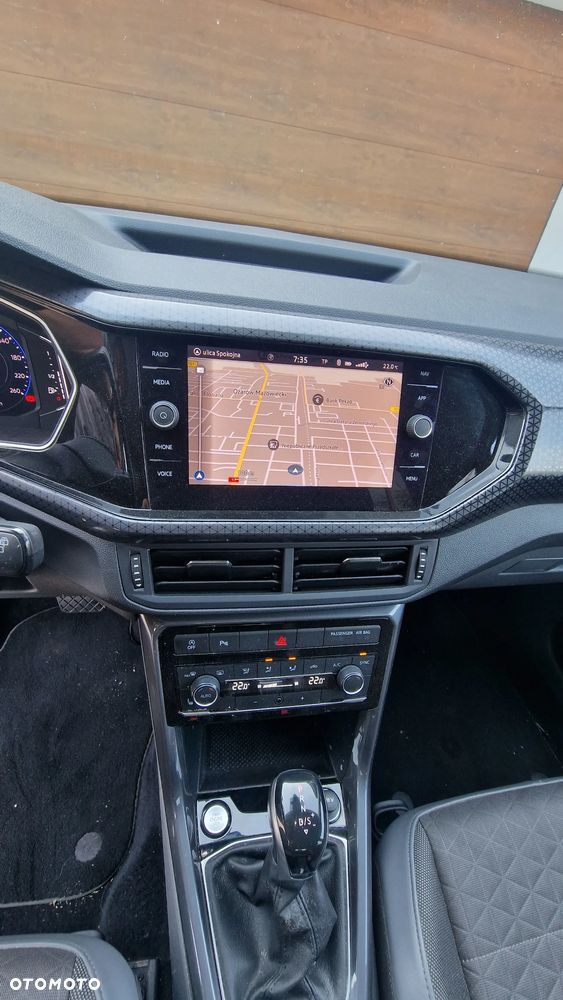 Volkswagen T-Cross - 17
