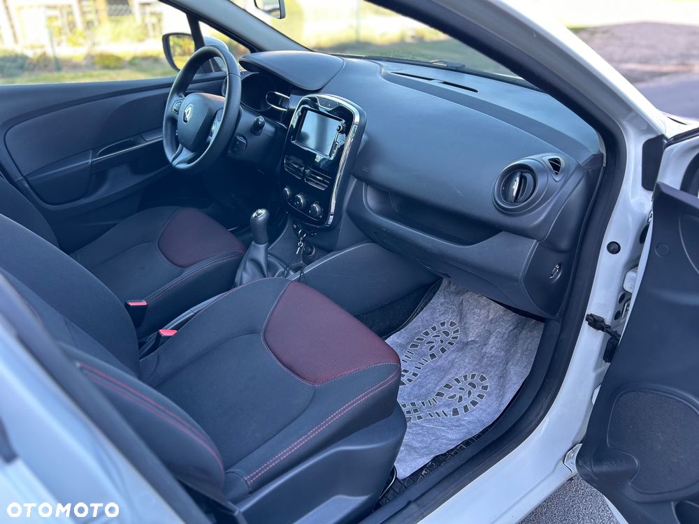 Renault Clio 1.2 16V 75 Start - 10