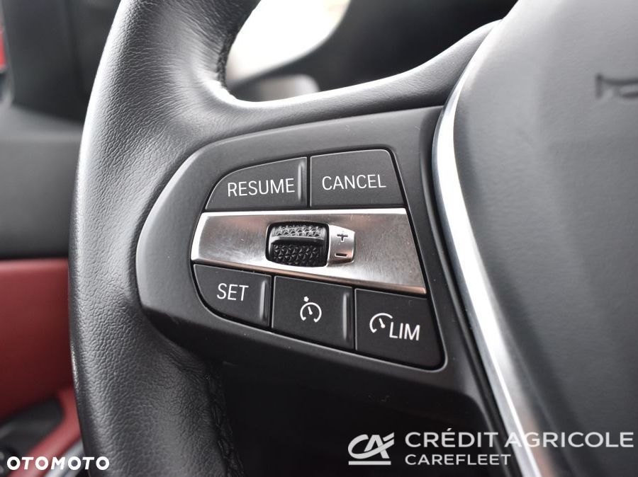 BMW Seria 3 330i xDrive Sport Line - 26